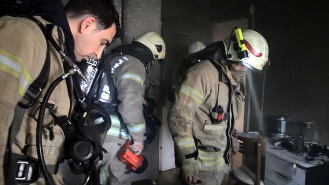 Yatak üzerine bırakılan saç kurutma makinesi yangına neden oldu