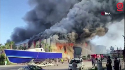 Tersanedeki yangından, yapımı devam eden lüks yat kaçırıldı