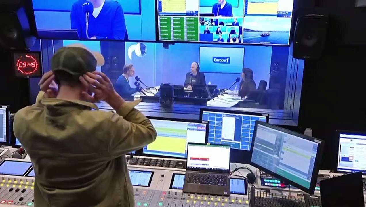 Stéphane Bern raconte "la réunion de crise" après le doigt d'honneur de La Zarra à l'Eurovision