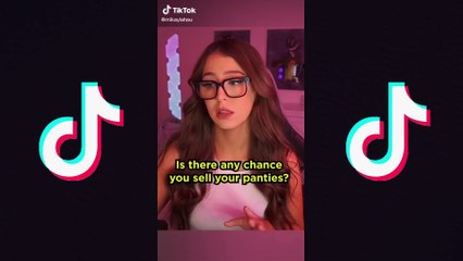 Mikaylah Reacts to Dirty Chat Comments