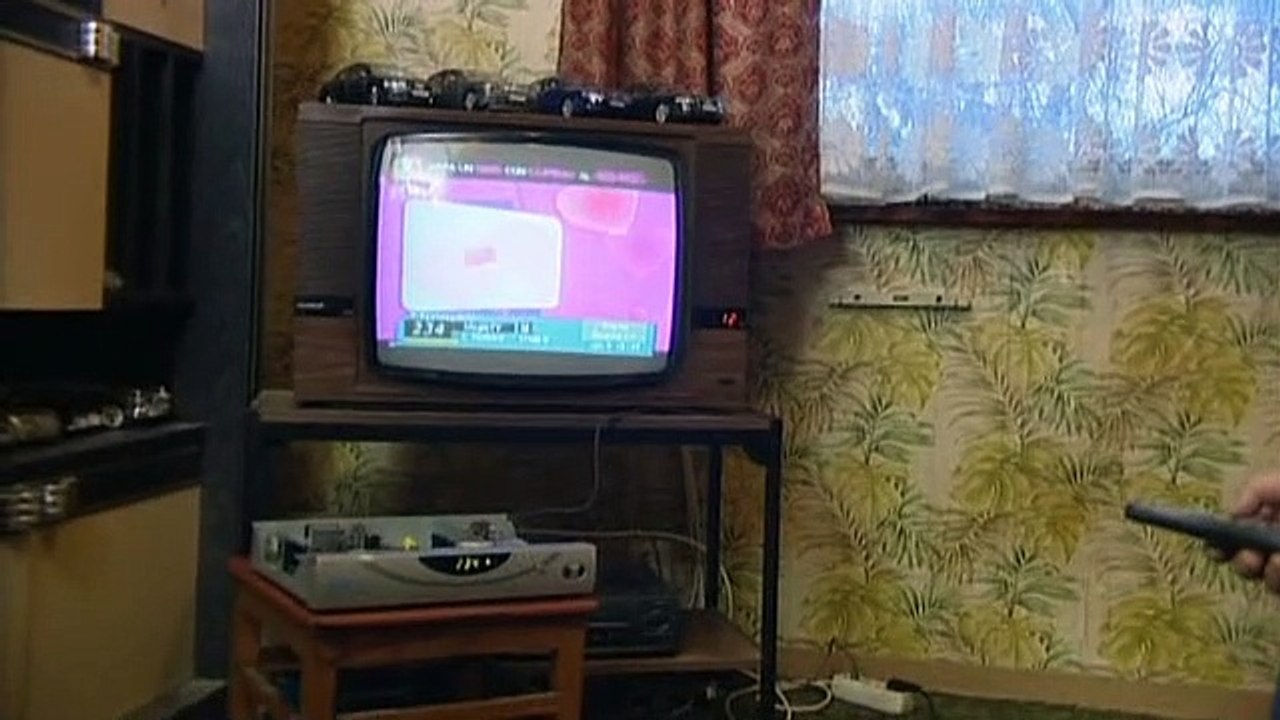 Die Ludolfs S02E03-Mercedes flambe