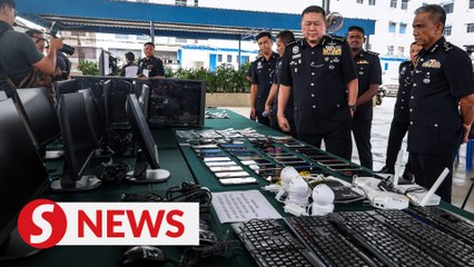 Télécharger la video: Police cripple online gambling syndicate in Penang