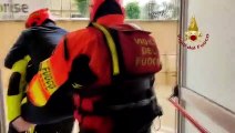 Maltempo Riccione, operaio bloccato in azienda: il soccorso dei vigili - Video