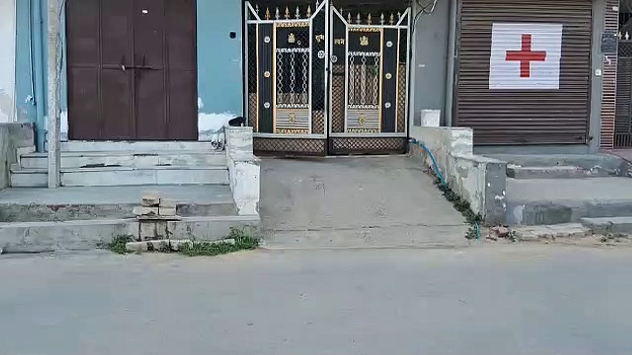 तीन विभागों के अधिकार क्षेत्र में आवासीय सेक्टर, स्थायी अस्थायी अतिक्रमण कर बनाई पार्किंग और चबूतरे, देखें वीडियो