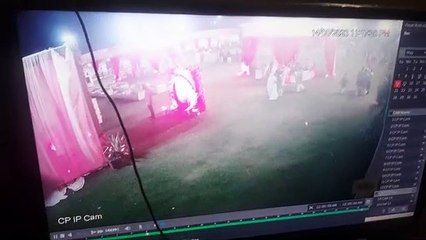 मैरिज गार्डन से नकदी-जेवरात से भरा बैग... देखें वीडियो