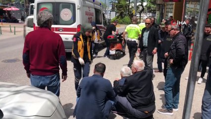 BANDIRMA'DA MOTOSİKLET KAZASI KAMERAYA YANSIDI