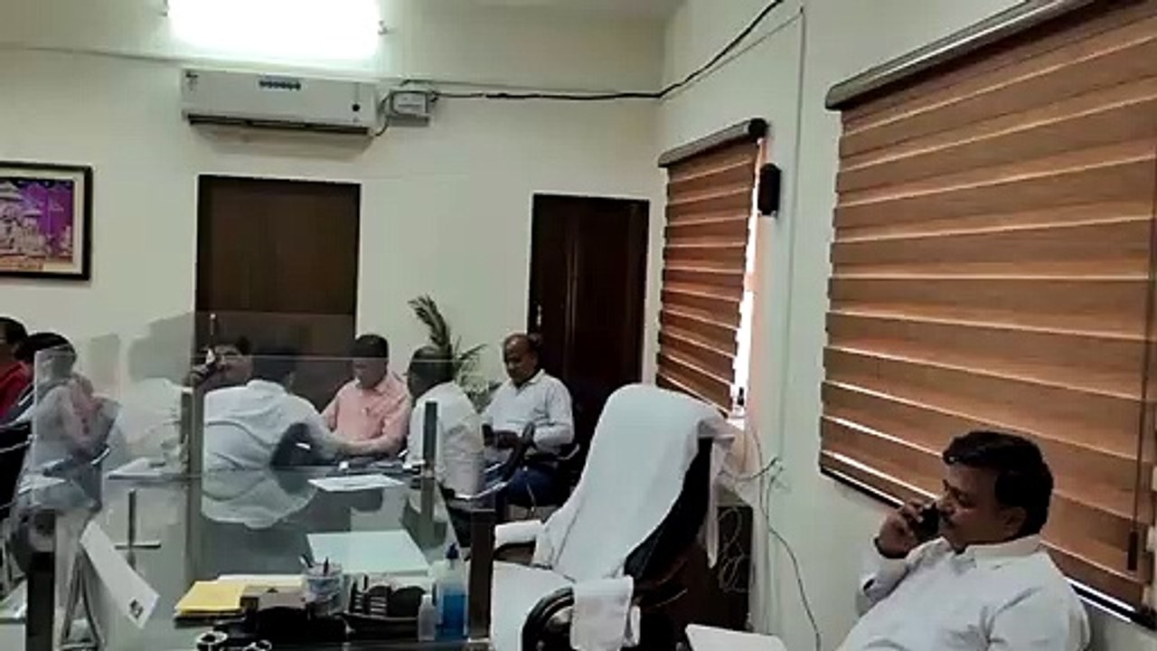 जयपुर जिला-71 नलकूप खुदे लेकिन लोगों को पानी नहीं मिला,इस विडियो में देखें जयपुर जिले की पेयजल व्यवस्था की समीक्षा