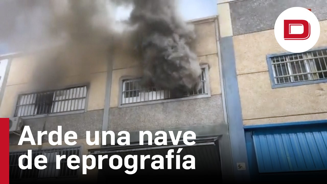 Arde una nave de reprografía en un polígono industrial de Leganés