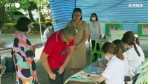 Thailandia, seggi aperti per le elezioni generali
