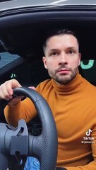 Il montre à quel point la Lamborghini Urus a des finitions en carton