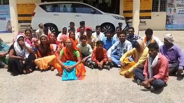 जाति प्रमाण पत्र नहीं बना सकते तो हमारी जाति बदल दो