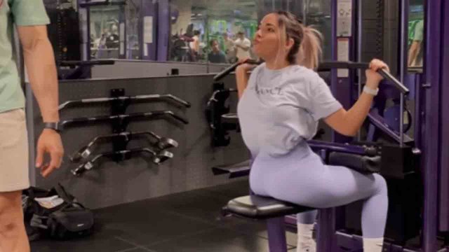 This girl at a gym shocked viewers with her unrealistic feet!