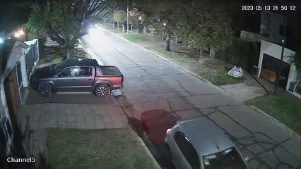 Eran amigos, discutieron por una mujer, lo sorprendió en la casa y lo mató de un tiro: todo quedó grabado