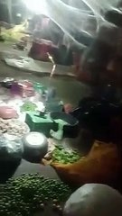 आफत बनकर आया अंधड, तीन मंजिल से गिरी टीन से मां बेटे के कटे पैर