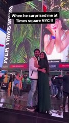 Surpreendeu a namorada em ecrãs da Times Square