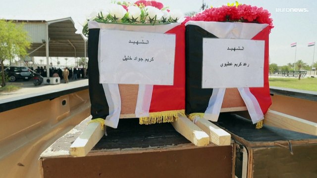 شاهد: العراق يشيّع 78 شخصاً أعدمهم تنظيم الدولة الإسلامية منذ سنوات