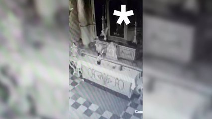 Vídeo: Mulher é flagrada roubando hóstias e itens de prata em igreja