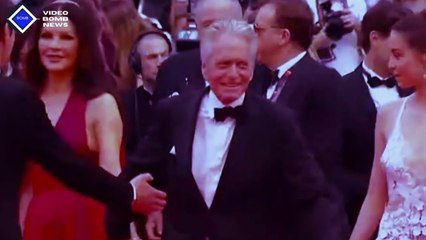 Pierre Richard ironise sur sa relation avec Johnny Depp à Cannes 2023