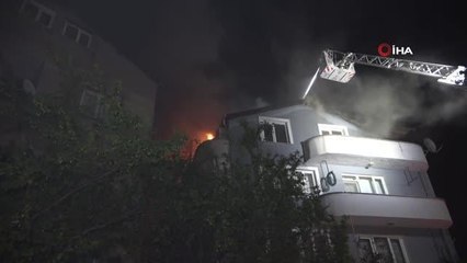 Kocaeli'de 4 katlı apartmanın çatısını alevler sardı
