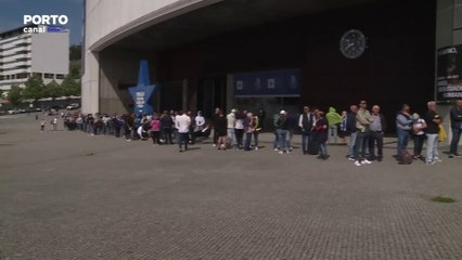 Filas no Estádio do Dragão para comprar bilhetes para a final da Taça de Portugal