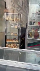 Rata en una panadería en Montserrat