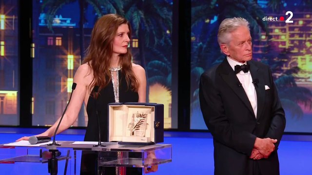 Insolite - Cannes 2023: Regardez Catherine Deneuve qui oublie de déclarer le Festival ouvert lors de la cérémonie de lancement de cet événement mondial