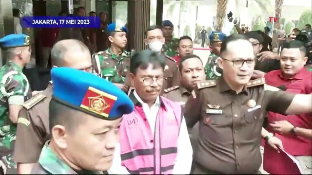 Penampakan Johnny G Plate Digiring ke Mobil Tahanan Kejagung, Kasus Dugaan Korupsi BTS