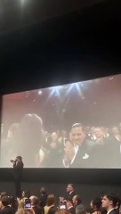 جوني ديب يبكي بعد عرض فيلمه Jeanne Du Barry في افتتاح مهرجان كان