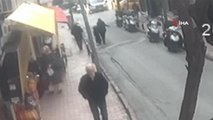 İstanbul'da yaşlı çifte kapkaç kamerada: Polis siyah bantlı plakadan çözdü