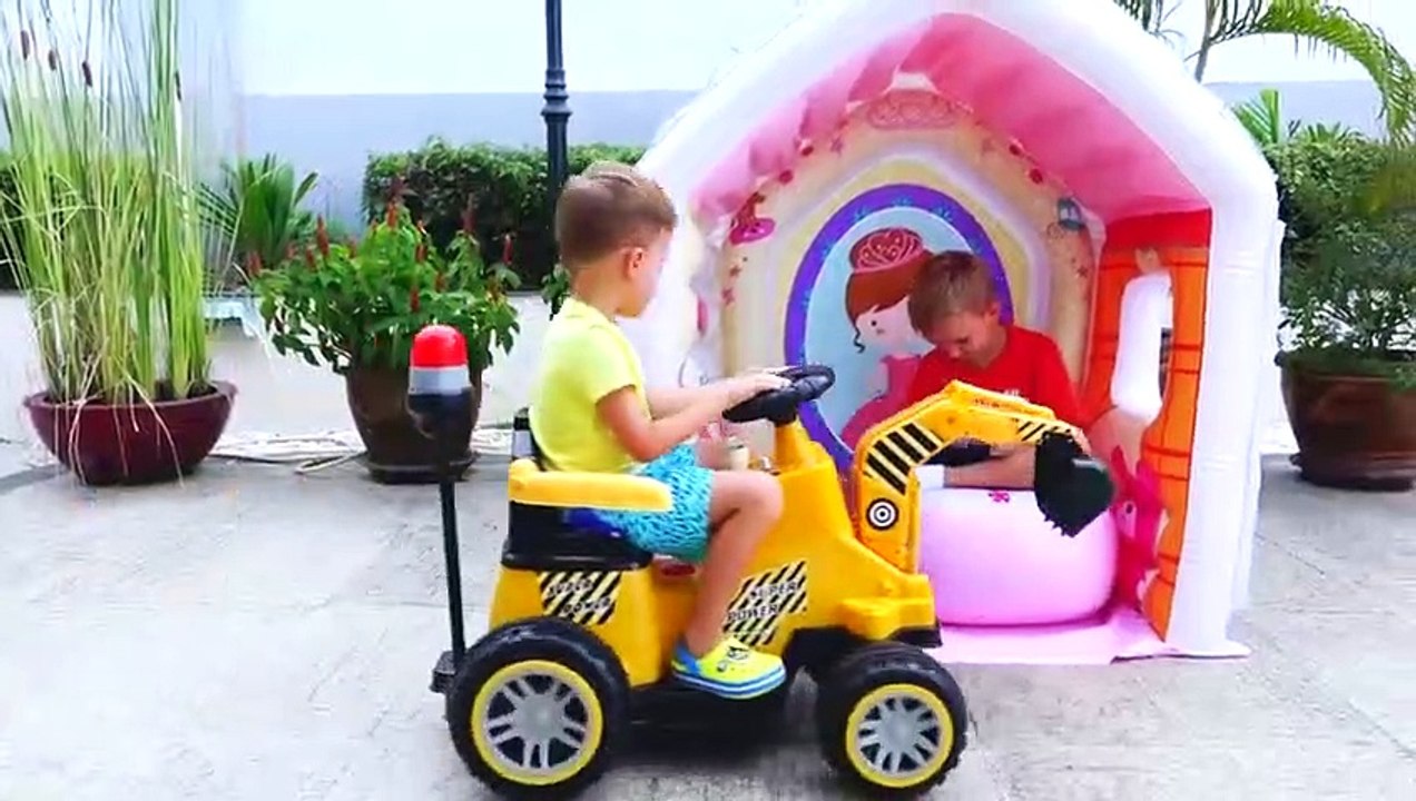 Little Nikita ride on cars and Magic transform colored cars video