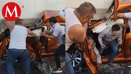 ¡Un Milagro! En Tabasco un automovilista se salvó tras chocar con un tráiler