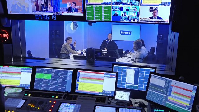 EUROPE 1 ET VOUS - La Fondation Vinci révèle que 23 % des moins de 35 ans regardent des vidéos au volant