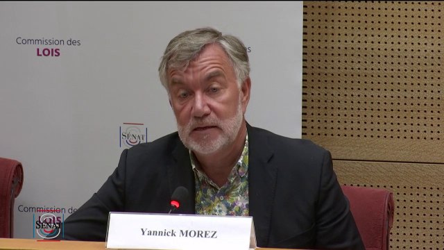 Accueil de migrants: le maire de Saint-Brevin décrit les tracts ignobles qu'il a reçus dans sa boîte aux lettres