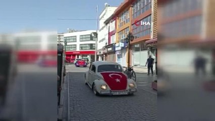 Özel gereksinimli bireylere vosvoslu Türk bayraklı konvoy