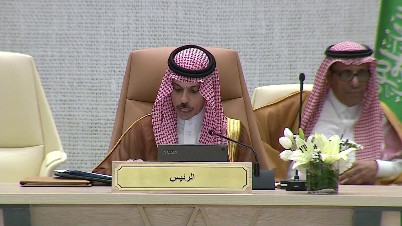 "نرحب بمشاركة #سوريا في القمة العربية"...وزير خارجية #السعودية: علينا أن نبتكر آليات جديدة لمواجهة التحديات التي تواجه دولنا   #العربية