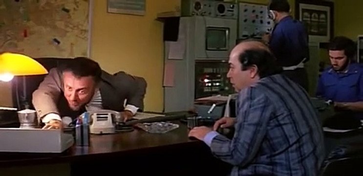 Lino Banfi - Veramente io sono pugliese, Milanese é il mio cognome, nato a Torino - scene divertenti da ridere dal film cult Zucchero miele e peperoncino