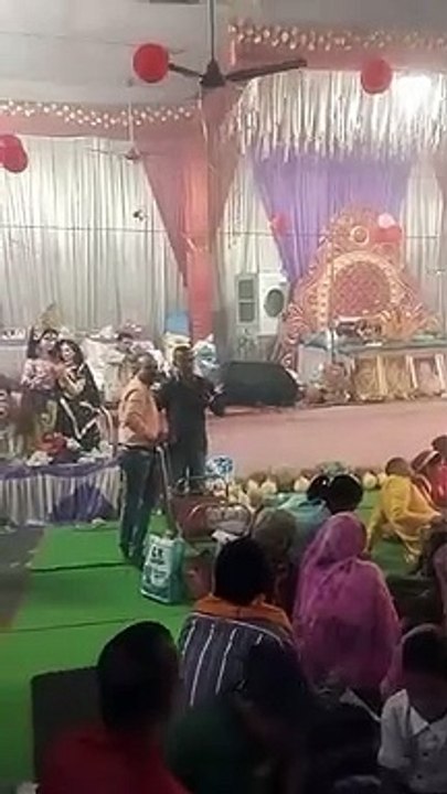 श्रीमद् भागवत कथा सुनने के लिए उमड़ रही श्रद्धालुओं की भीड़