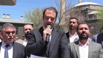 CHP Kars Milletvekili Alp, Kars Belediyesi Önünde: 