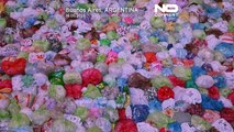 شاهد: الأكياس البلاستيكية تغطي مسلة بوينس آيرس بمناسبة اليوم العالمي لإعادة التدوير
