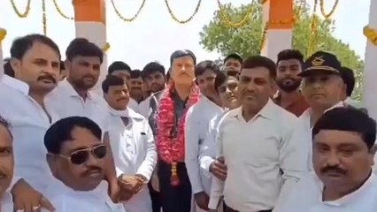 तले सिंह यादव की मूर्ति का अनावरण करने मैनपुरी पहुंचे शिवपाल सिंह यादव, देखें वीडियो