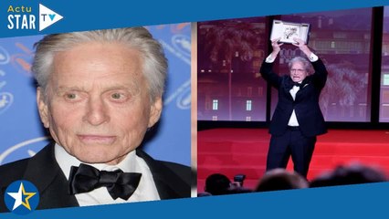 Festival de Cannes 2023 : larmes et trémolo, Michael Douglas bouleversé reçoit la Palme d'or d'honne