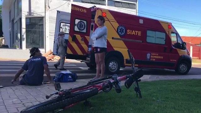 Colisão entre carro e bicicleta deixa jovem ferido no Alto Alegre