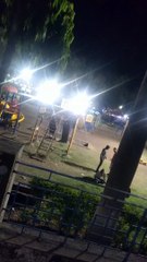 गर्मी से राहत के लिए रात को बगीचों में मस्ती