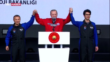 Türkiye'nin ilk uzay yolcuları gençlerin sorularını yanıtladı