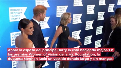 Meghan Markle sorprende al público mostrando un poco de piel en entrega de premios