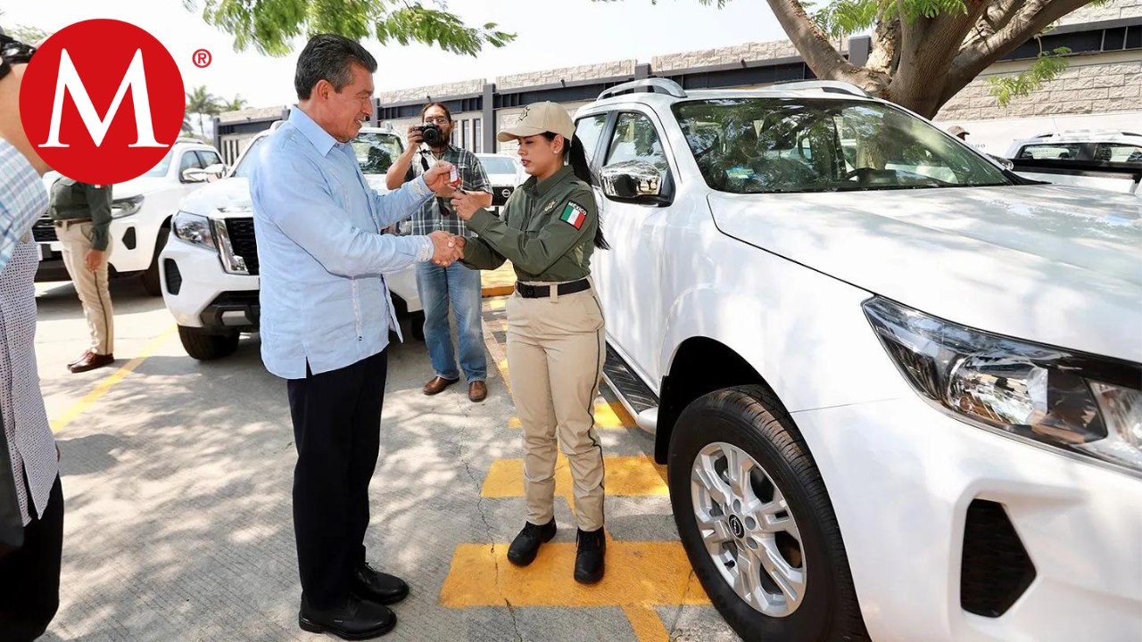 Rutilio Escandón entregó 38 vehículos a la Policía de Investigación; Chiapas