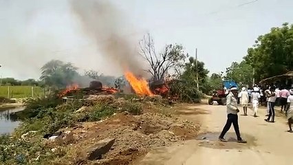 आग लगने से चारा सहित अन्य सामान जलकर राख