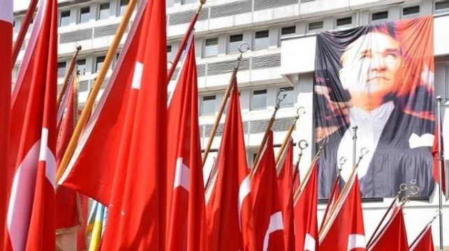 19 Mayıs okullar tatil mi, yarım gün mü? 19 Mayıs okullar açık mı, kapalı mı? 19 Mayıs resmi tatil mi?