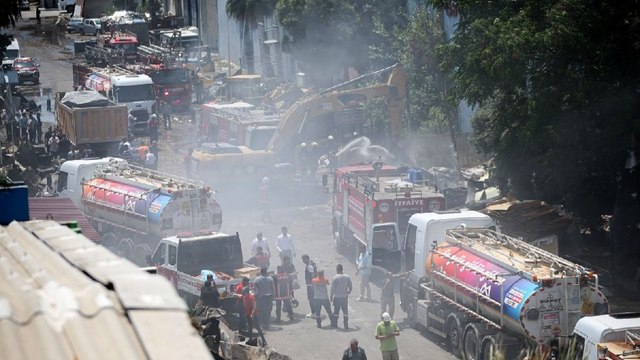 Mersin'de kuruyemiş fabrikasında yangın