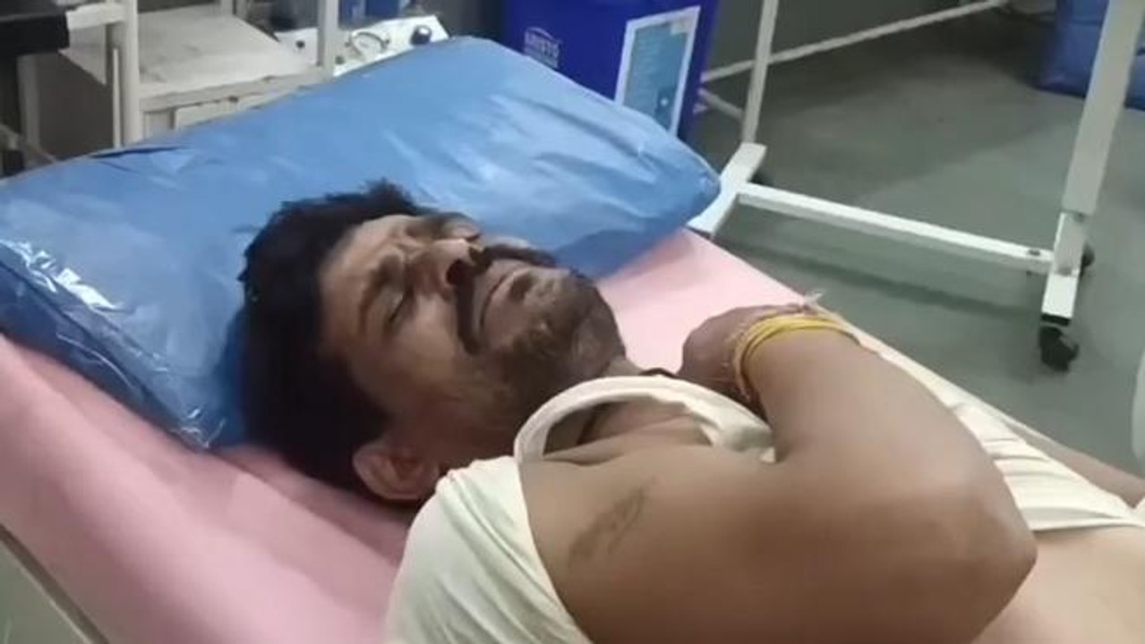 बैतूल: युवक के साथ दो लोगों ने की जमकर मारपीट, लहूलुहान हालत में लाए अस्पताल